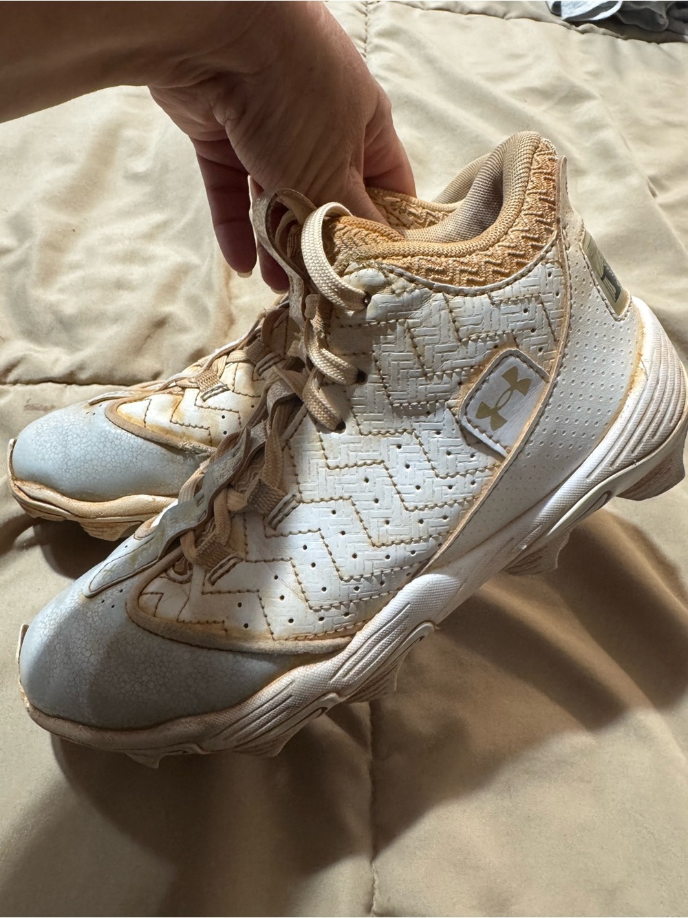 Under Armour Harper 9 Mid RM Youth BH Show Baseball Cleat white gold